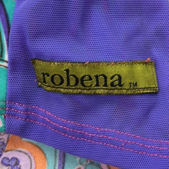 Robena Women's Colourful Cycling Sleeveless Top - Picture 2 of 8